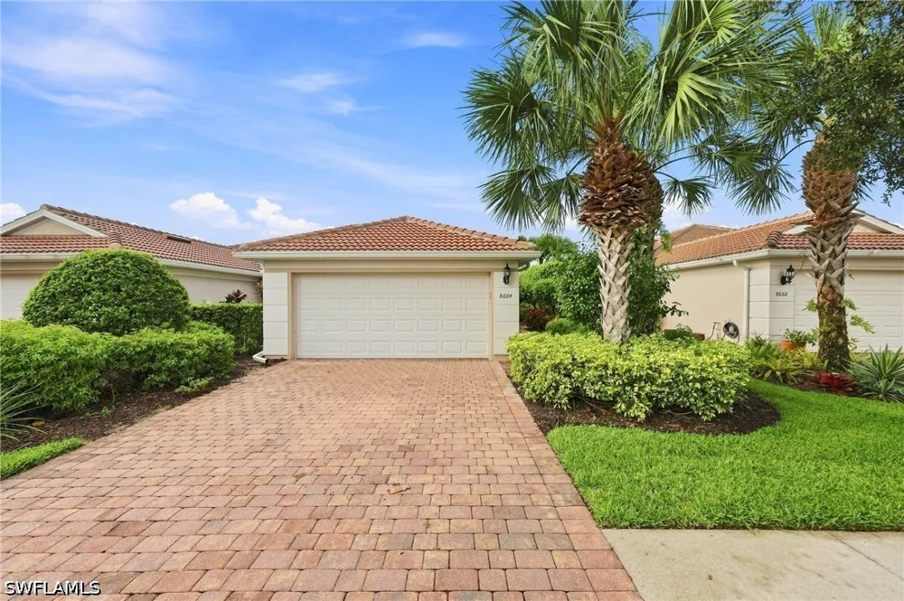 Genova Court Naples, FL 34114