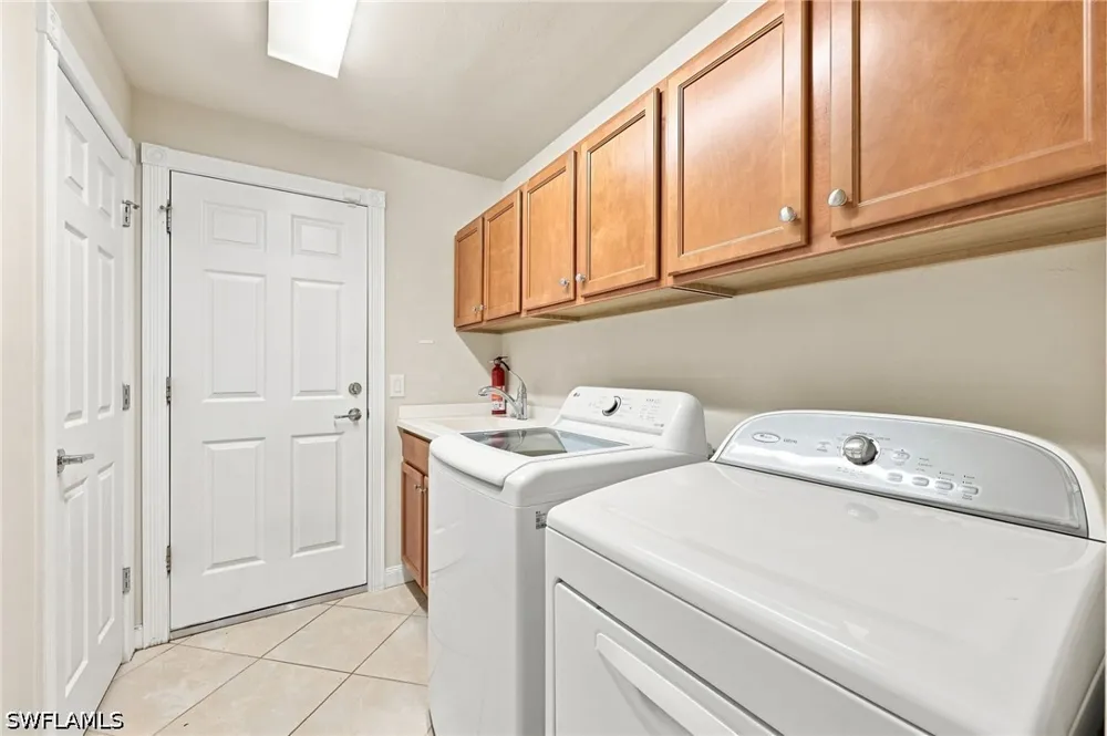 Genova Court Naples, FL 34114