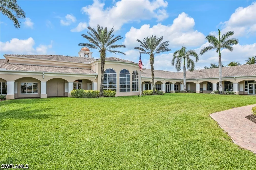 Genova Court Naples, FL 34114