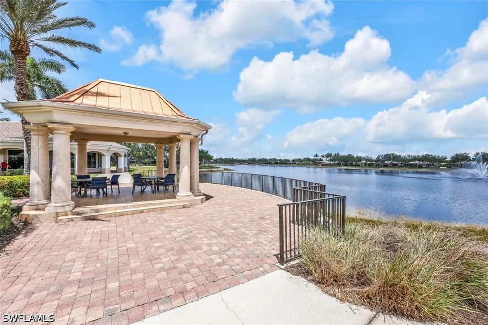 Genova Court Naples, FL 34114