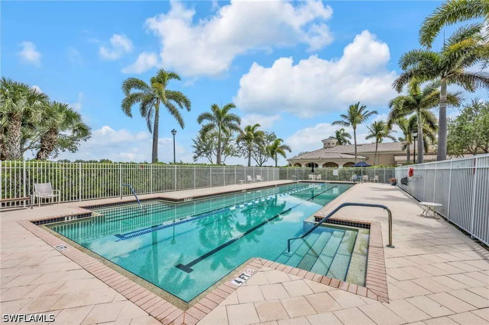 Genova Court Naples, FL 34114