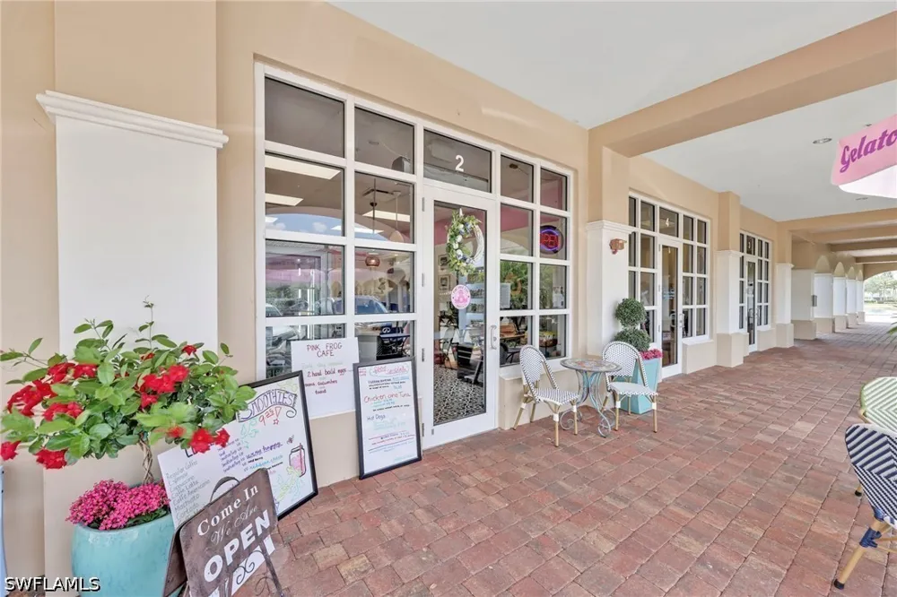 Genova Court Naples, FL 34114