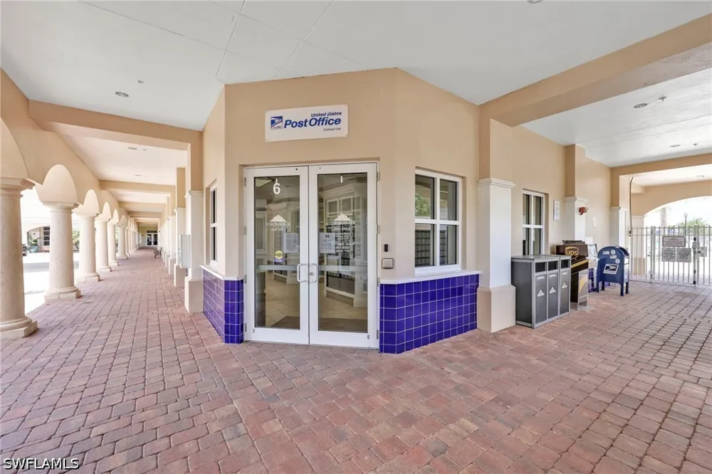 Genova Court Naples, FL 34114