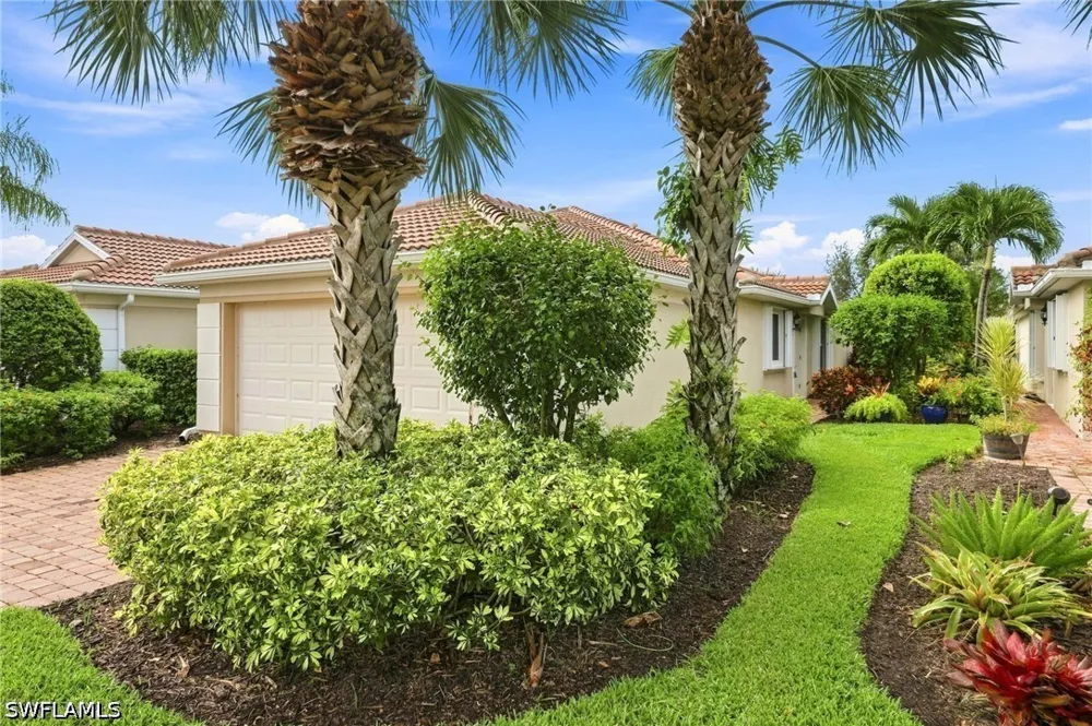 Genova Court Naples, FL 34114