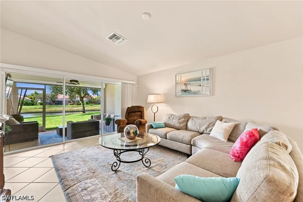 Genova Court Naples, FL 34114