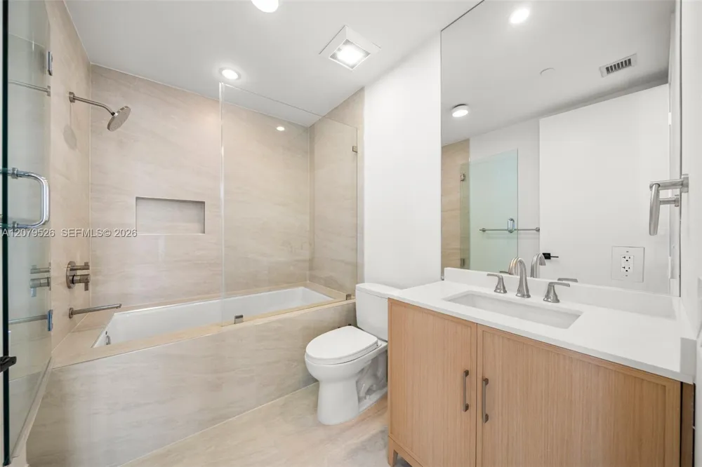 1100 Biscayne Blvd #3805 Miami, FL 33132