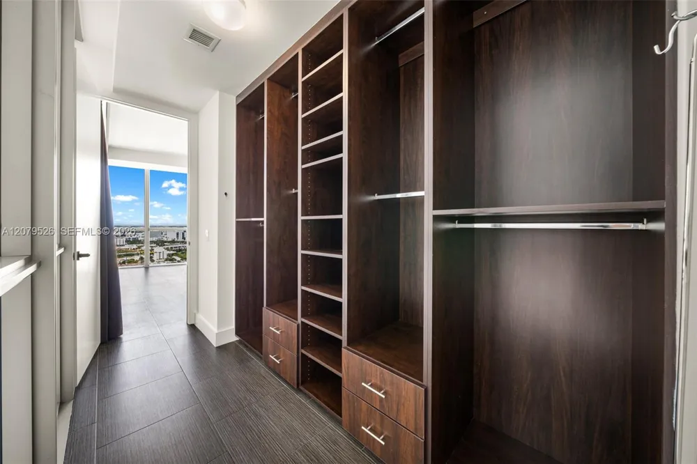 1100 Biscayne Blvd #3805 Miami, FL 33132