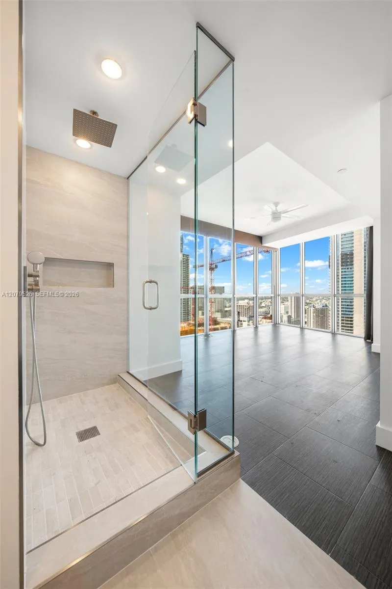 1100 Biscayne Blvd #3805 Miami, FL 33132