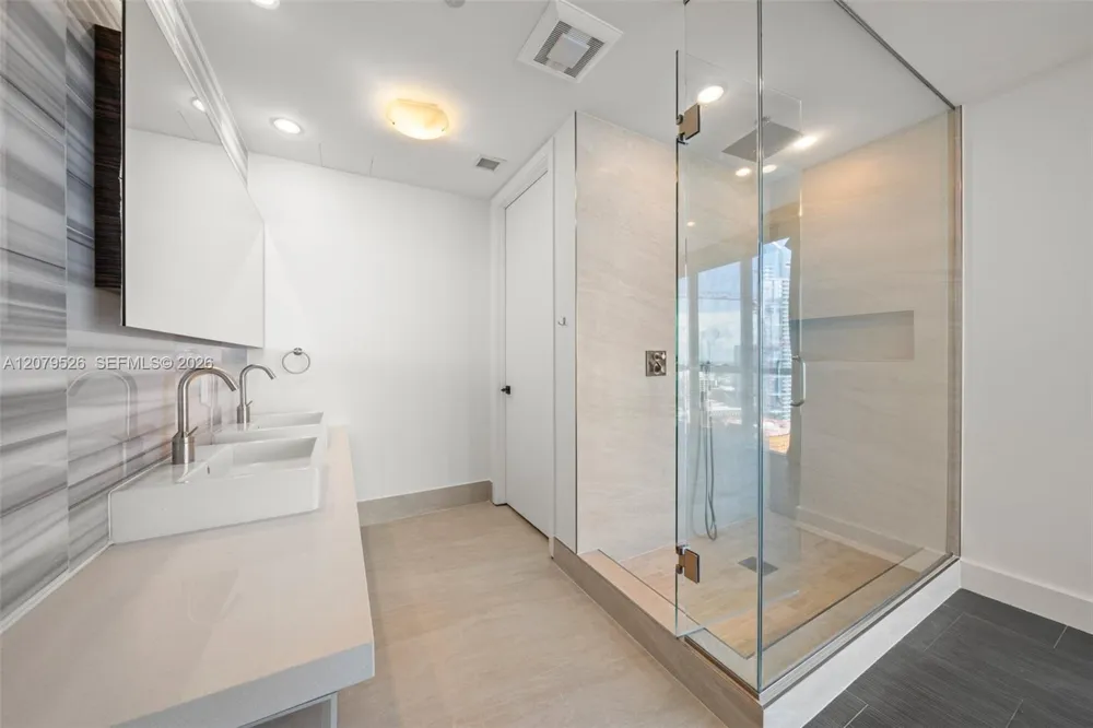 1100 Biscayne Blvd #3805 Miami, FL 33132