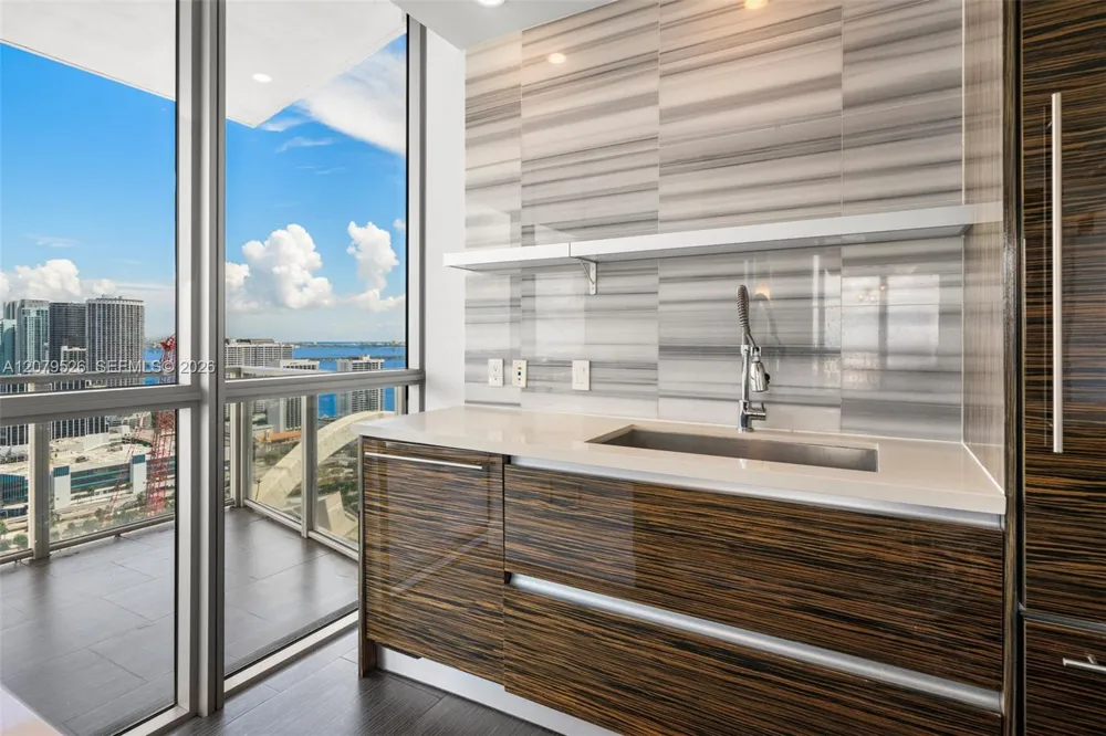 1100 Biscayne Blvd #3805 Miami, FL 33132