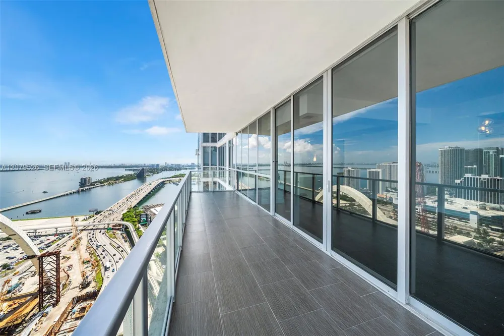 1100 Biscayne Blvd #3805 Miami, FL 33132