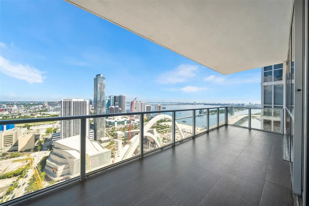 1100 Biscayne Blvd #3805 Miami, FL 33132