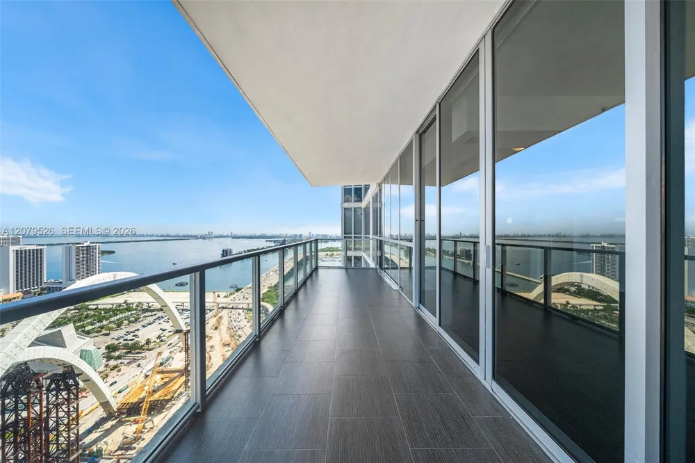 1100 Biscayne Blvd #3805 Miami, FL 33132