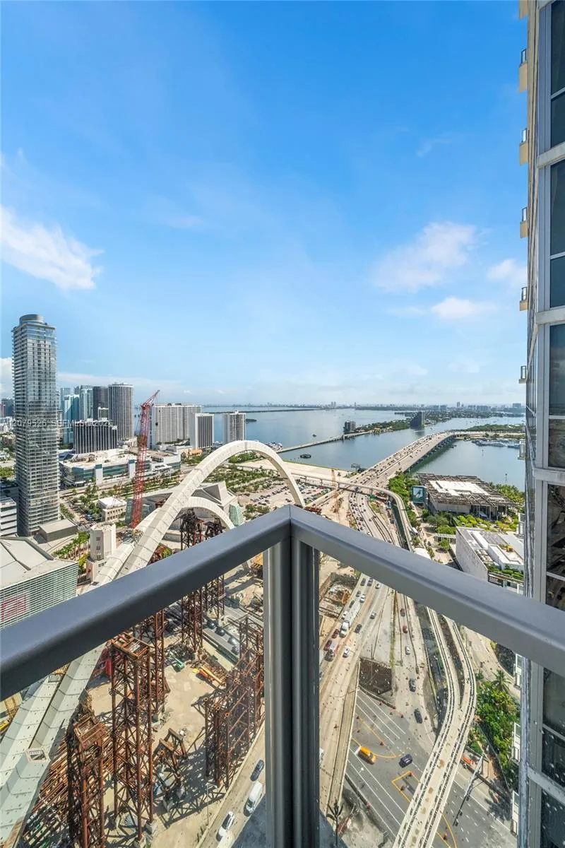 1100 Biscayne Blvd #3805 Miami, FL 33132