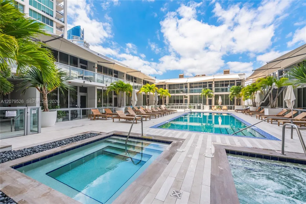 1100 Biscayne Blvd #3805 Miami, FL 33132