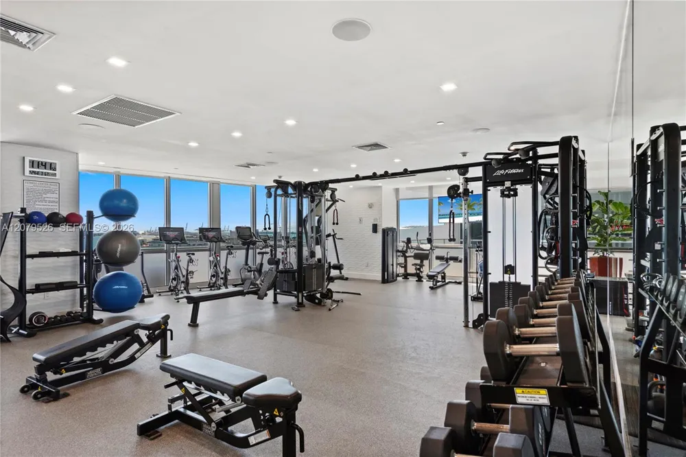 1100 Biscayne Blvd #3805 Miami, FL 33132