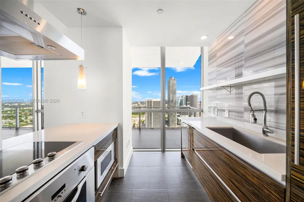 1100 Biscayne Blvd #3805 Miami, FL 33132