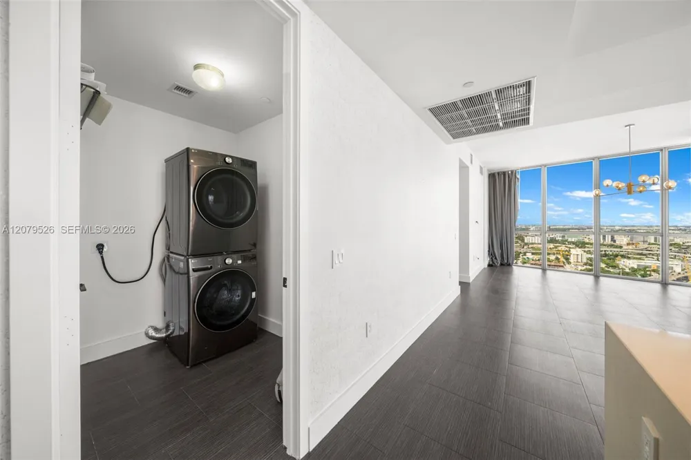 1100 Biscayne Blvd #3805 Miami, FL 33132