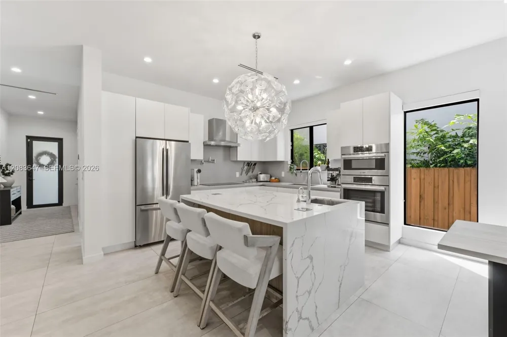 3082 Indiana St Miami, FL 33133