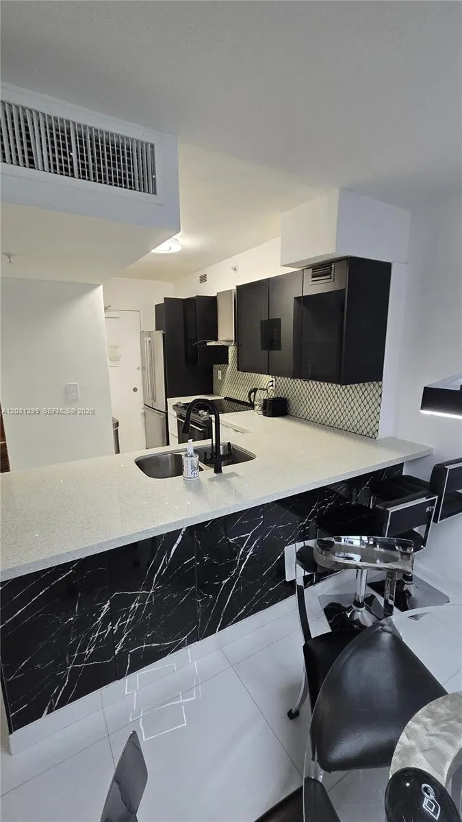9195 Collins Ave #406 Surfside, FL 33154