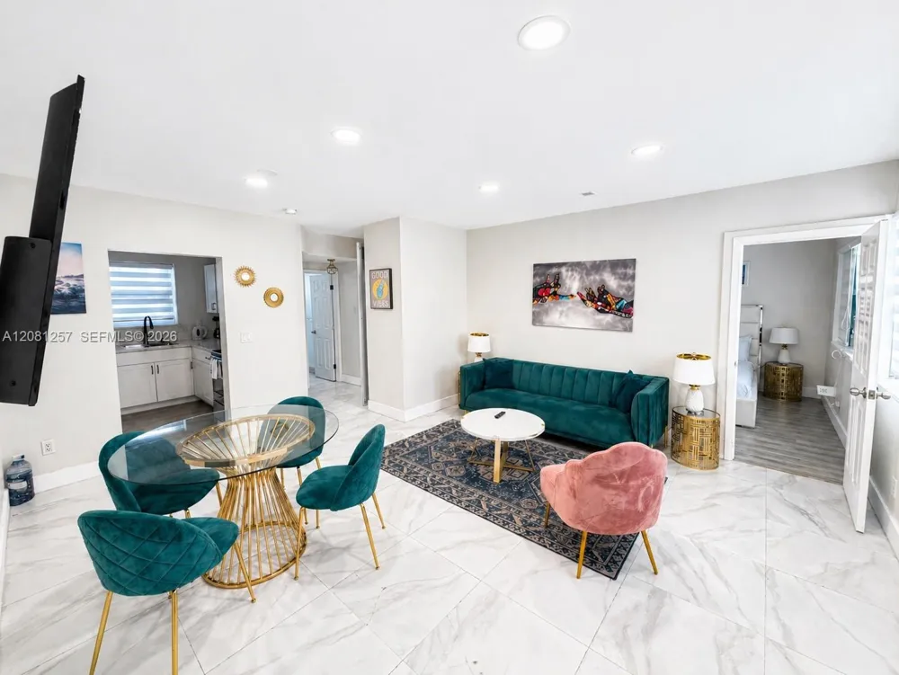 10000 E Bay Harbor Dr #14 Bay Harbor Islands, FL 33154
