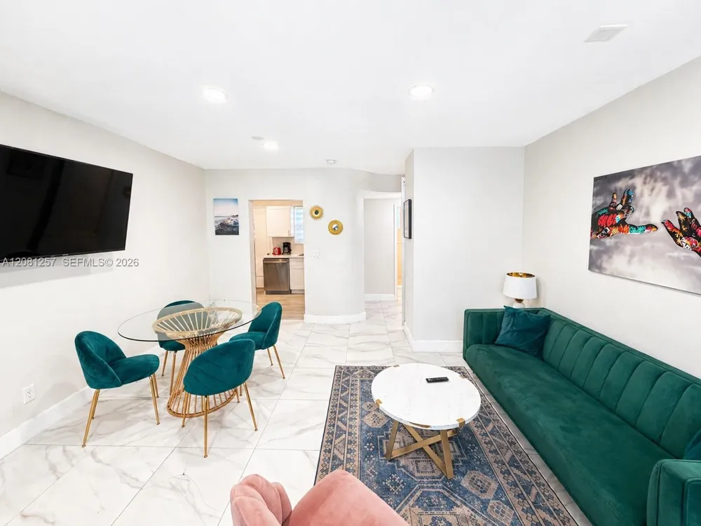10000 E Bay Harbor Dr #14 Bay Harbor Islands, FL 33154