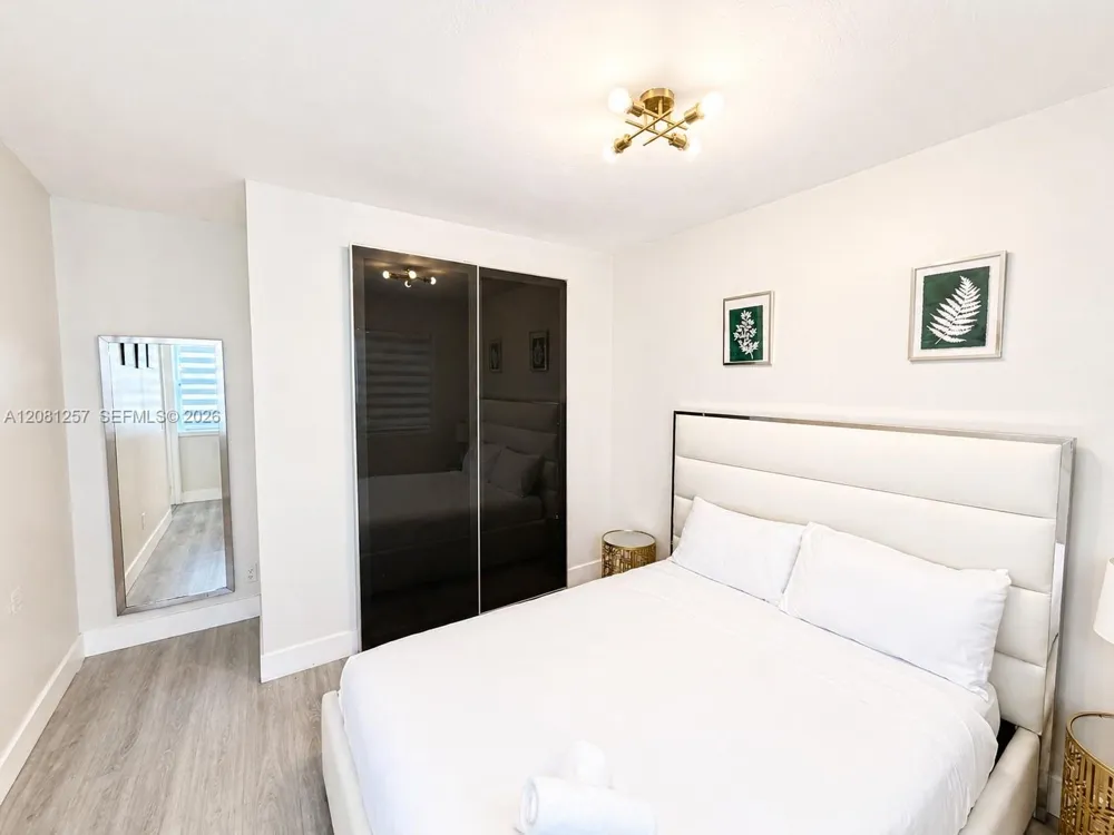 10000 E Bay Harbor Dr #14 Bay Harbor Islands, FL 33154
