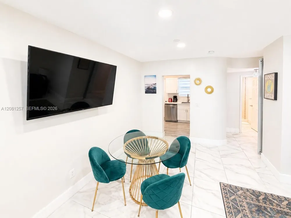 10000 E Bay Harbor Dr #14 Bay Harbor Islands, FL 33154