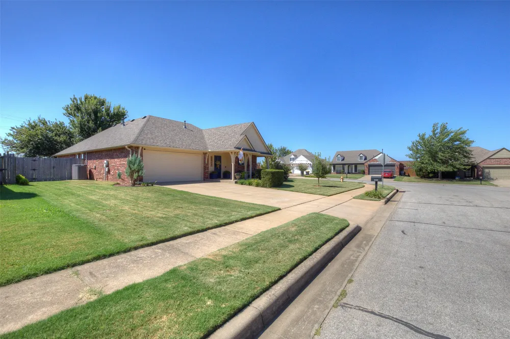 1026 W 120th Court S Jenks, OK 74037