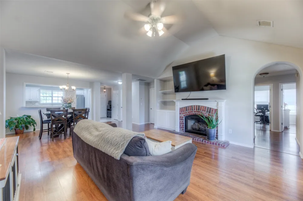 1026 W 120th Court S Jenks, OK 74037