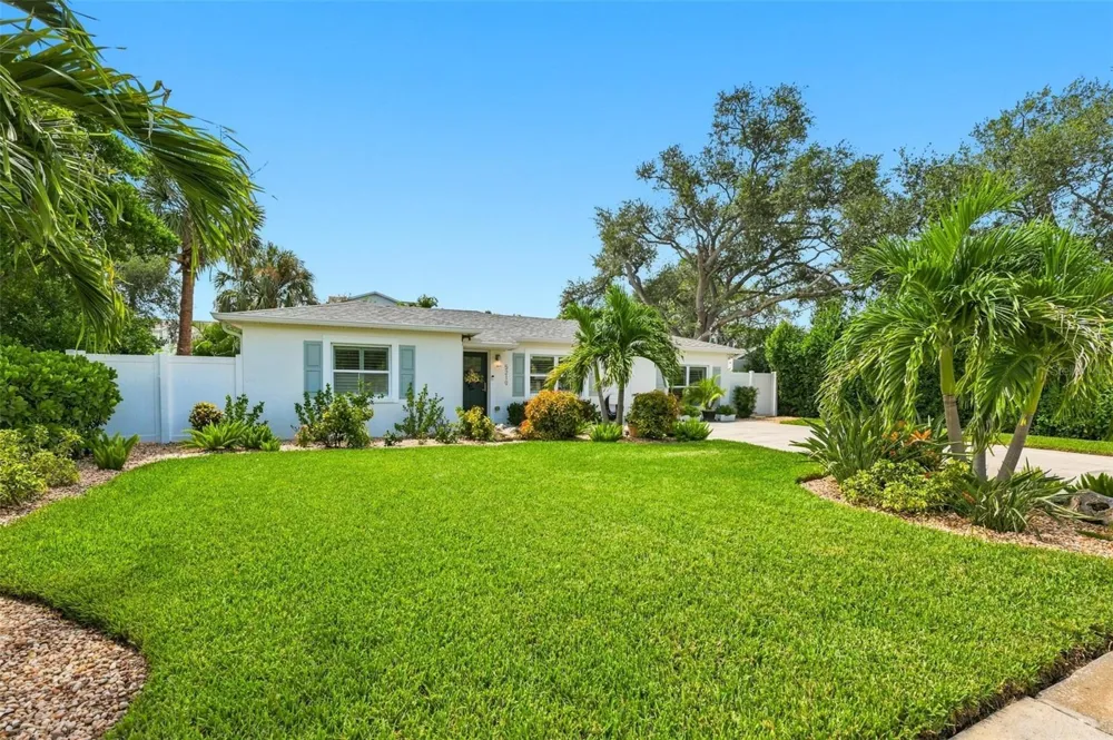 5219 S PURITAN AVENUE Tampa, FL 33611