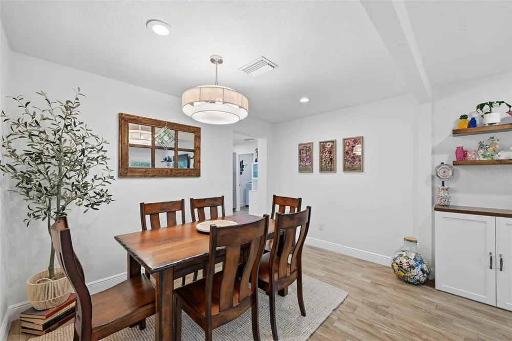 5219 S PURITAN AVENUE Tampa, FL 33611