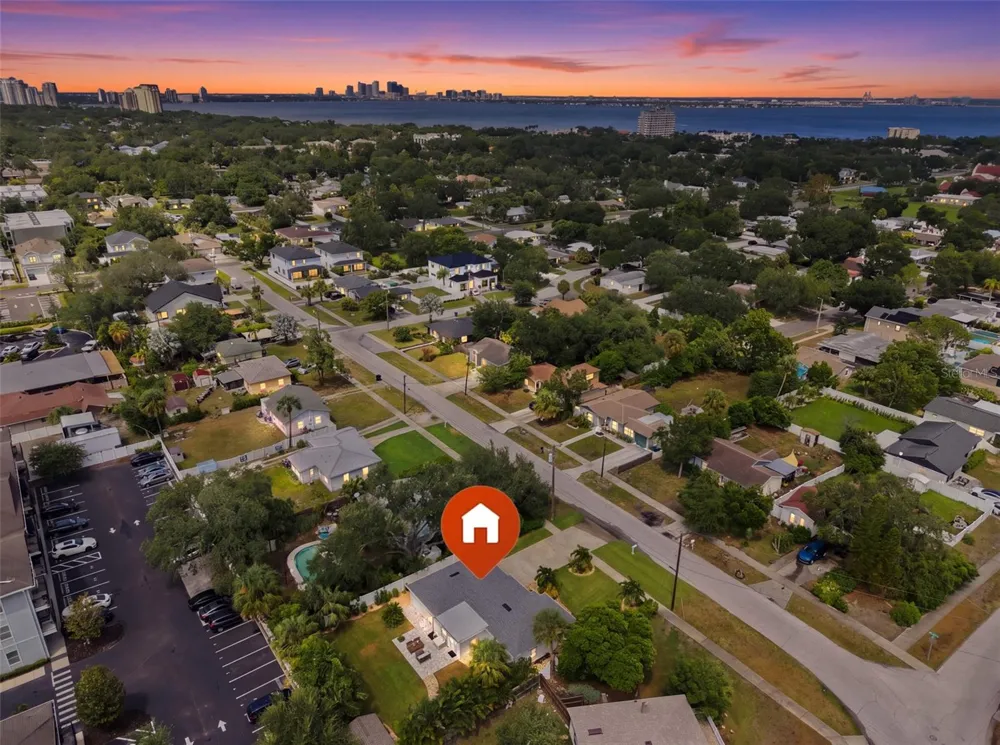 5219 S PURITAN AVENUE Tampa, FL 33611