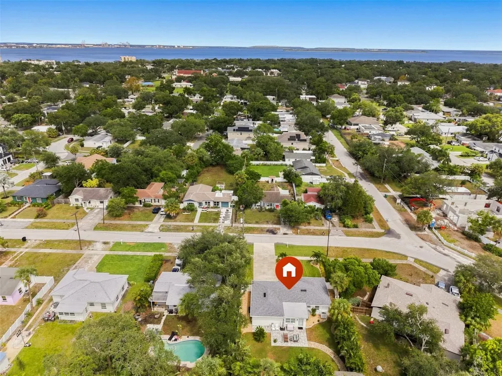 5219 S PURITAN AVENUE Tampa, FL 33611