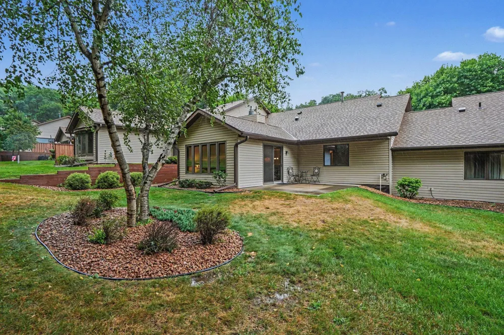 1698 Cobblestone Court Red Wing, MN 55066