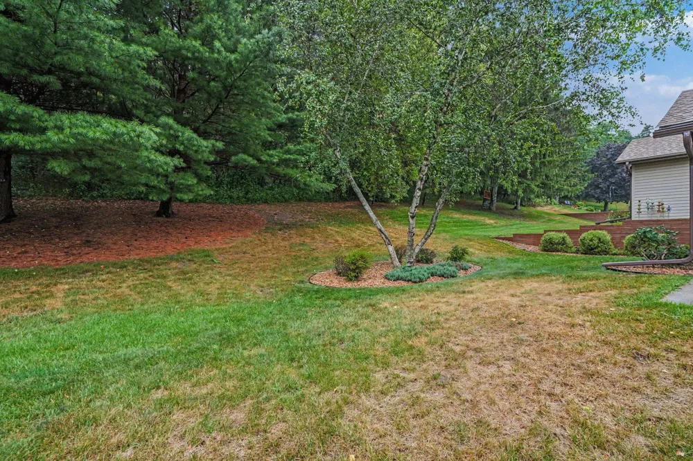1698 Cobblestone Court Red Wing, MN 55066