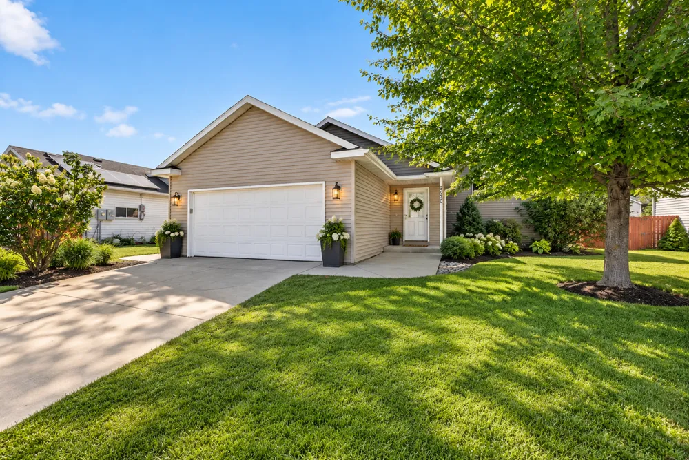 5920 Belfry Lane NW Rochester, MN 55901