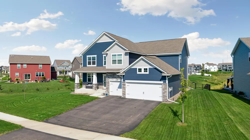 17248 Draft Horse Boulevard Lakeville, MN 55044