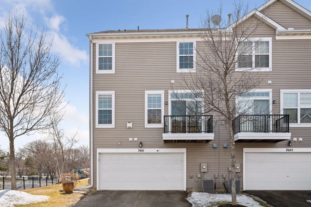 7601 Elm Grove Circle New Hope, MN 55428