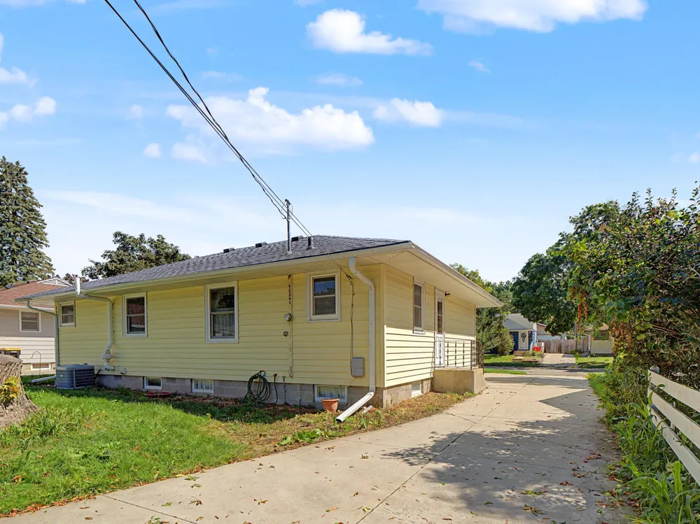 709 18th Avenue NE Rochester, MN 55906