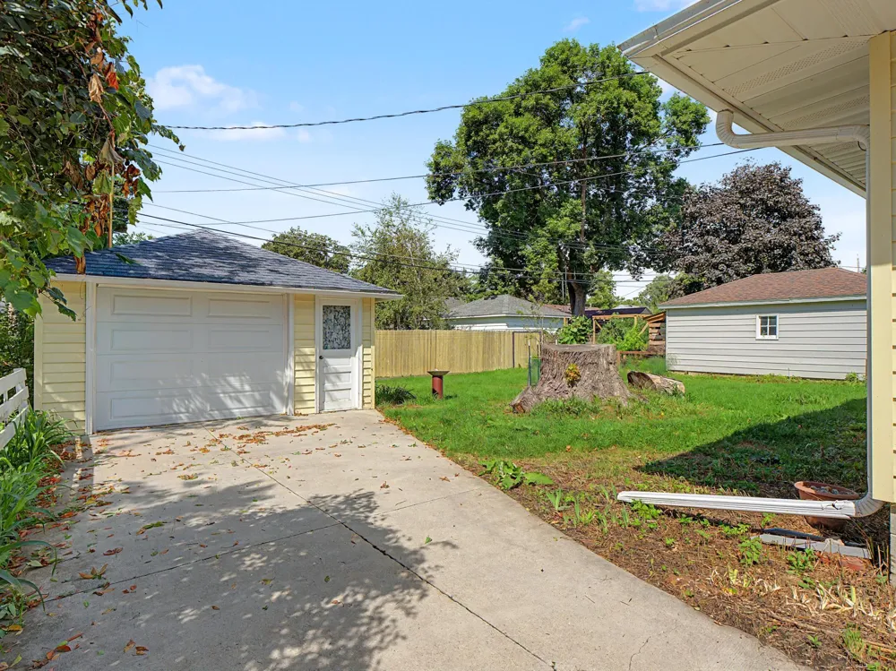 709 18th Avenue NE Rochester, MN 55906