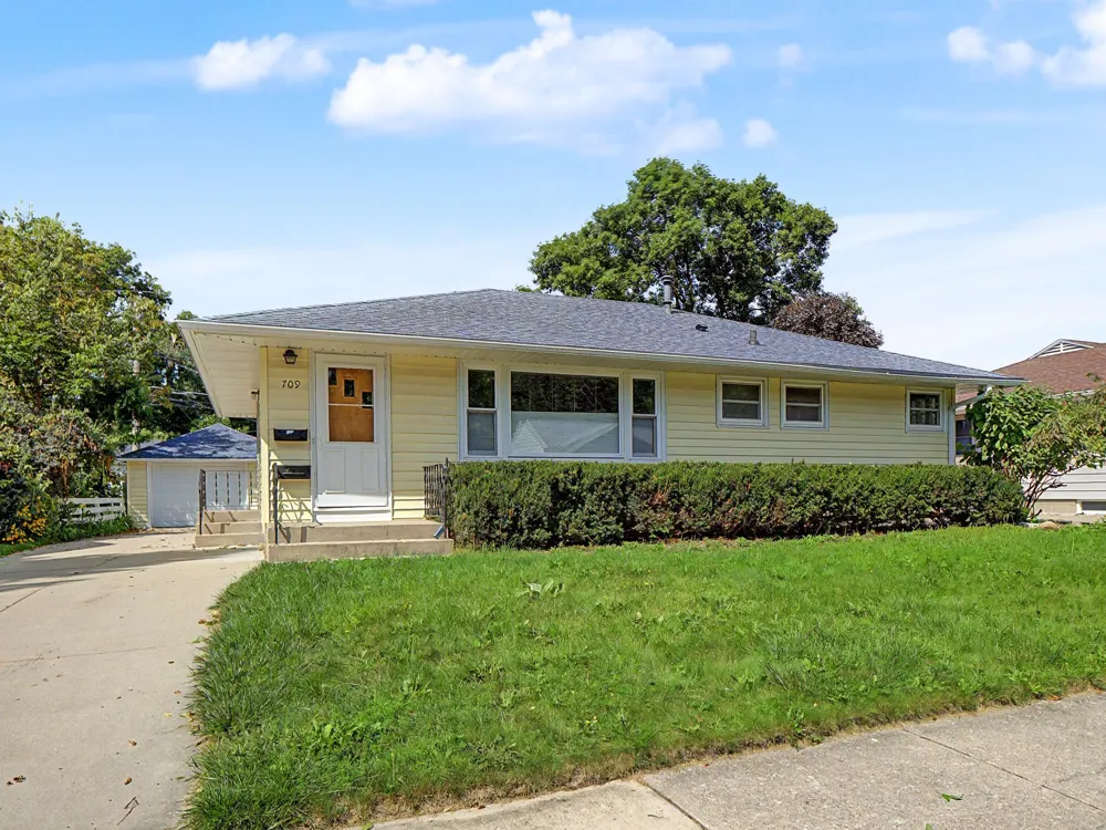 709 18th Avenue NE Rochester, MN 55906
