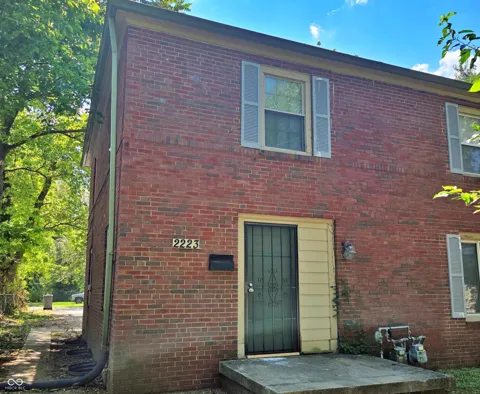 2223 E 38th Street