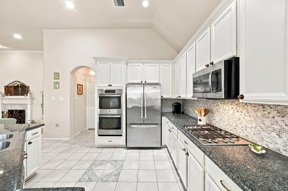 12418 Emerald Lane Dayton, TX 77535