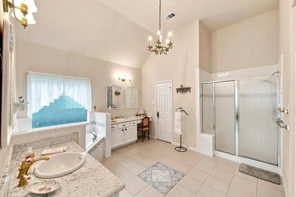 12418 Emerald Lane Dayton, TX 77535