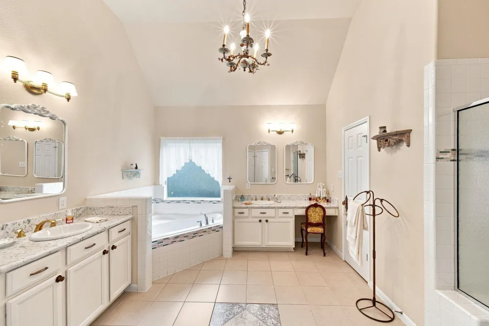 12418 Emerald Lane Dayton, TX 77535
