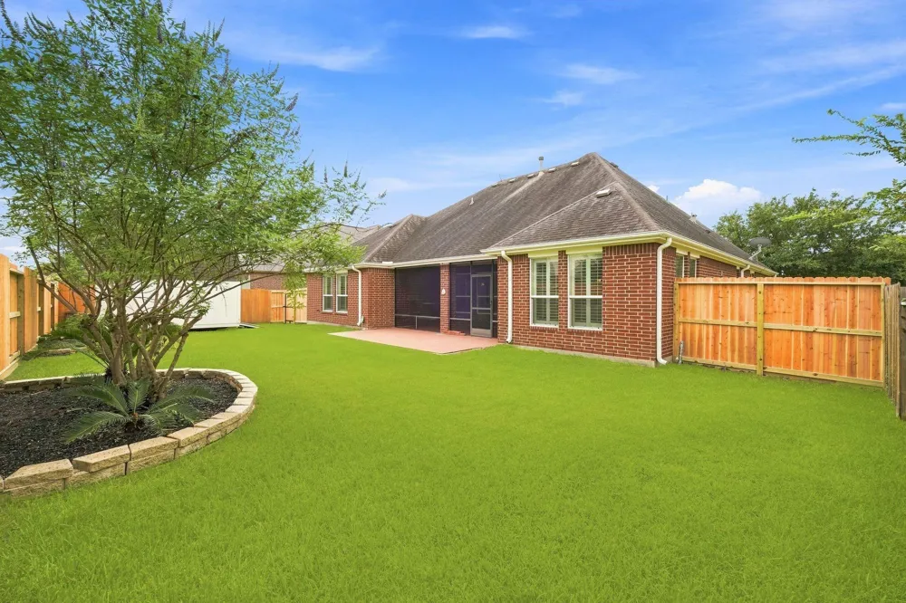 12418 Emerald Lane Dayton, TX 77535