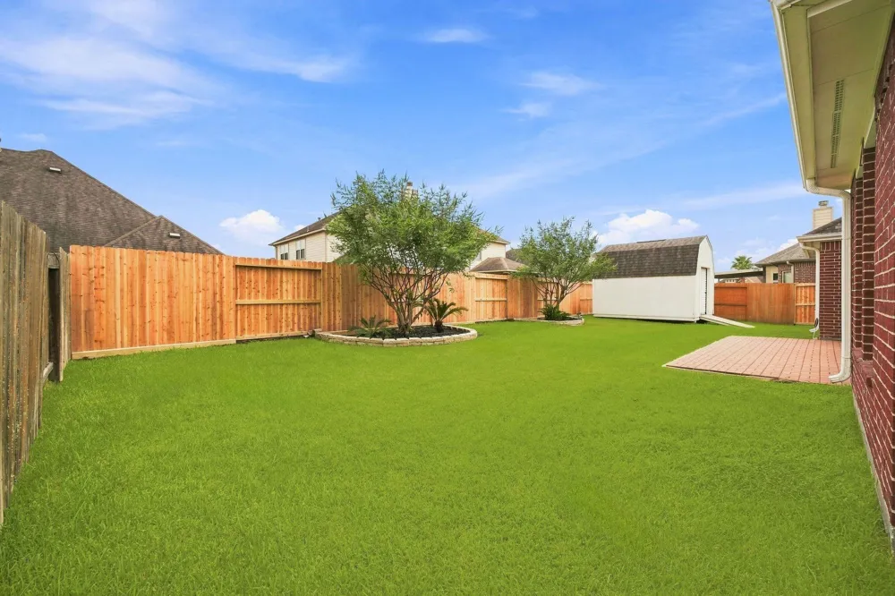 12418 Emerald Lane Dayton, TX 77535
