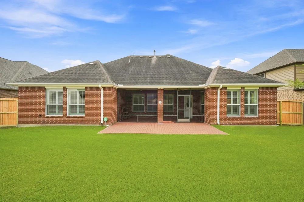12418 Emerald Lane Dayton, TX 77535