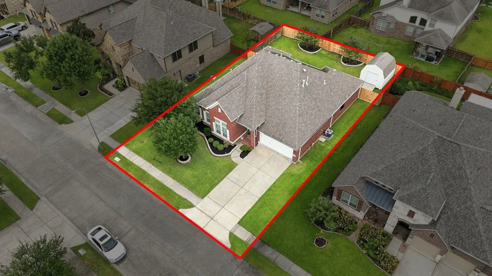 12418 Emerald Lane Dayton, TX 77535